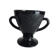 Load image into Gallery viewer, Black Cloverleaf Pattern Creamer and Sugar Depression Glass - Eagle&#39;s Eye Finds
