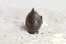 Load image into Gallery viewer, Art Deco Fish Salt and Pepper Shaker Marineland Amusment Park Souvenir - Eagle&#39;s Eye Finds
